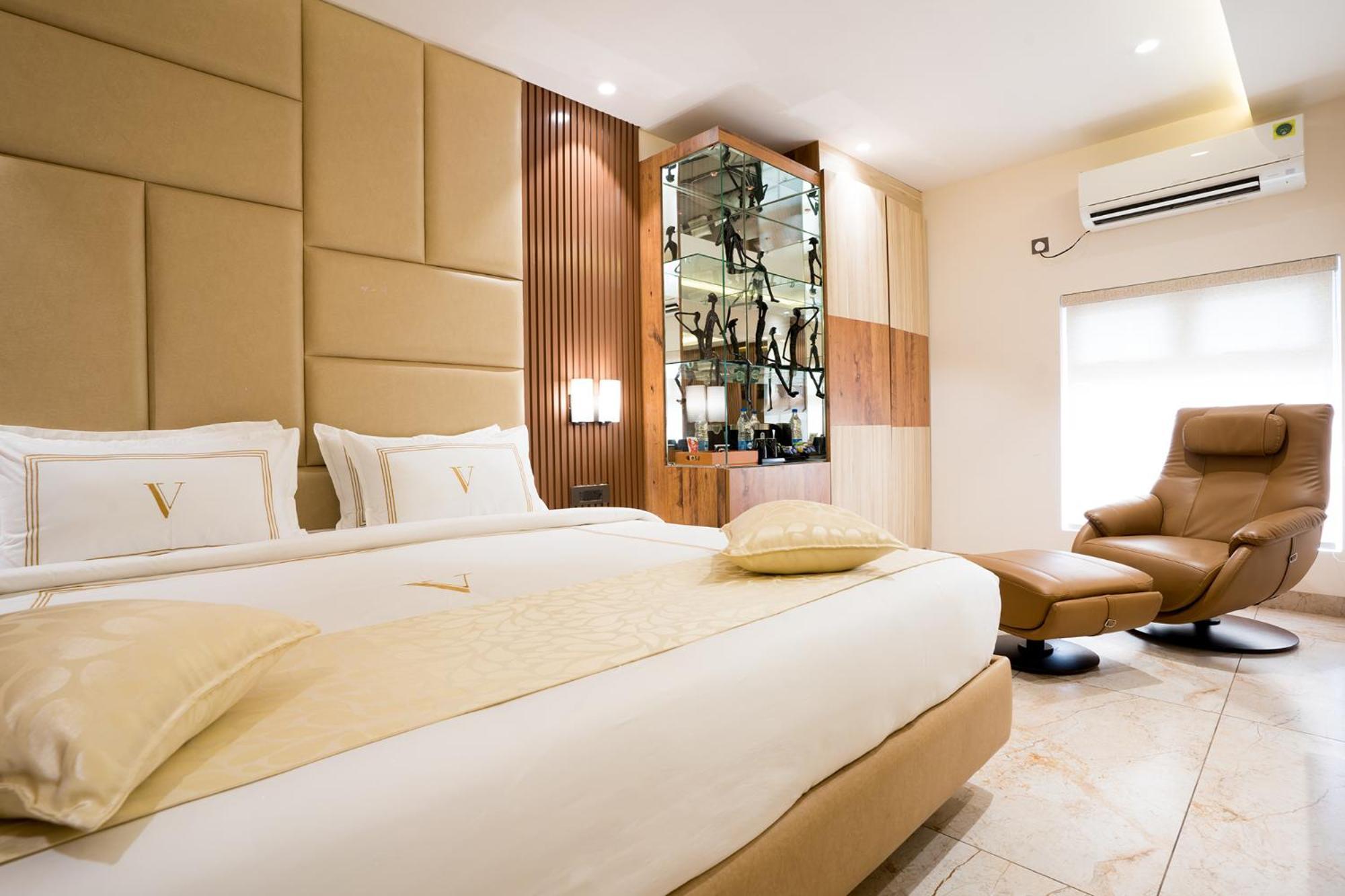 Отель Oriva Vinflora Residency - Nr Lv Prasad Hospital, Banjara Hills Хайдарабад Экстерьер фото