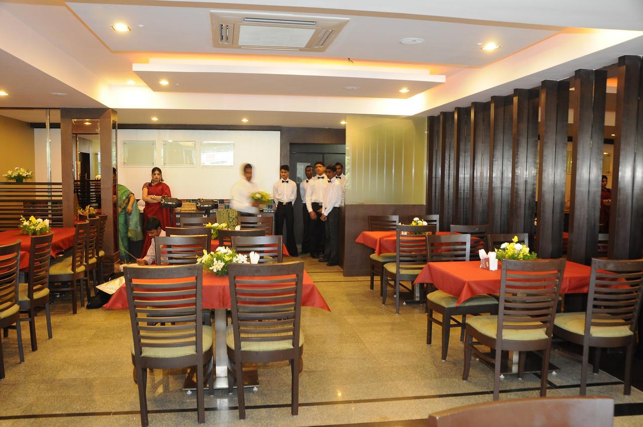 Отель Oriva Vinflora Residency - Nr Lv Prasad Hospital, Banjara Hills Хайдарабад Экстерьер фото